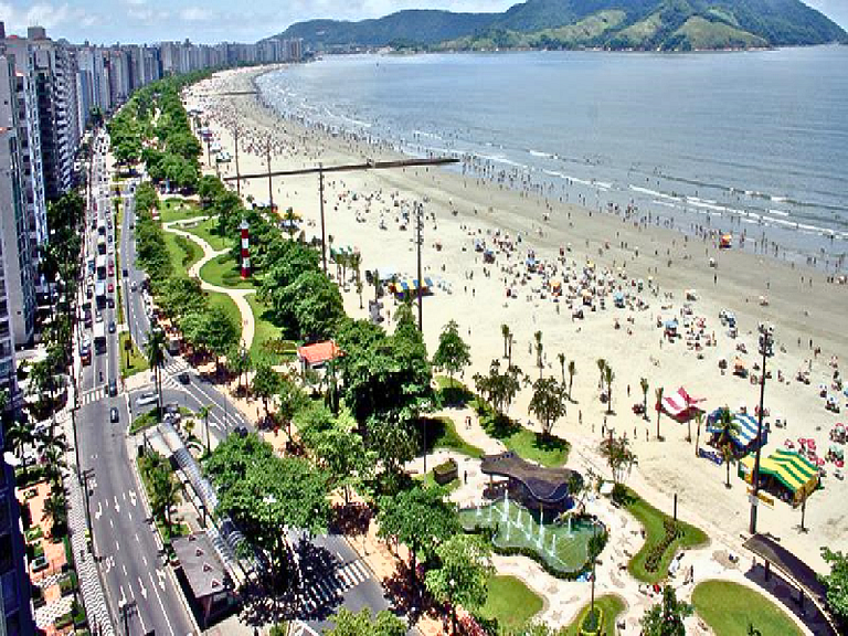 Apê à 4 min. a pé da Praia de Santos + Vaga e Ar