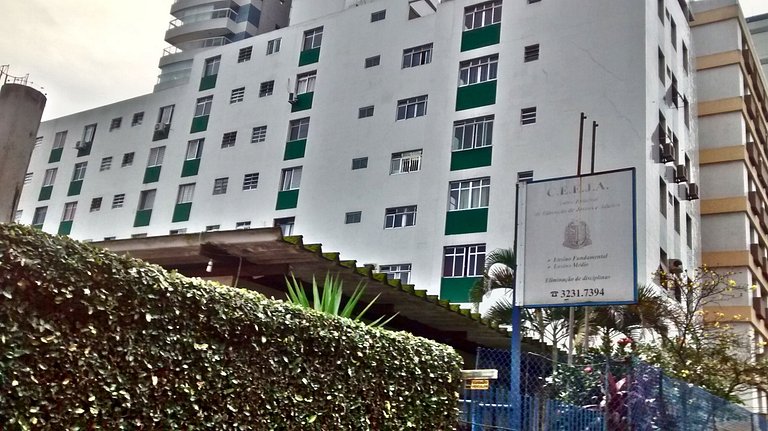 Apê à 4 min. a pé da Praia de Santos + Vaga e Ar