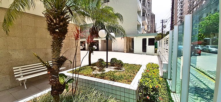 Apê Beira Mar c/ Garagem e Wi-Fi à 1 min. da Praia