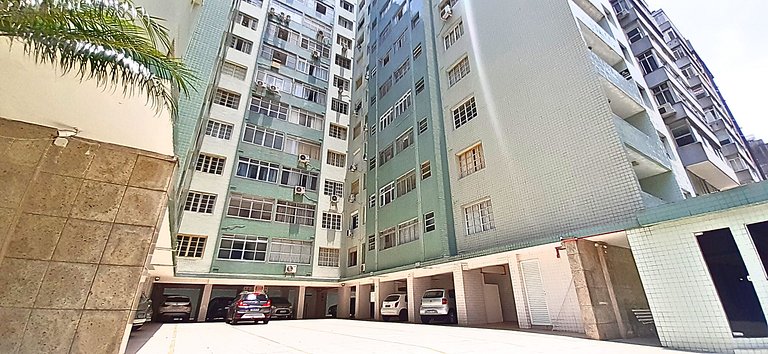Apê Beira Mar c/ Garagem e Wi-Fi à 1 min. da Praia