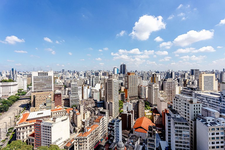 Temático perto do metrô + Ar | Prédio do Sampa Sky