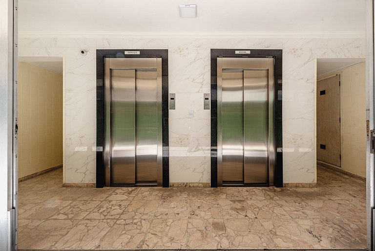 Kitnet Vista Mar em Santos | A/C + Wi-Fi e Vaga