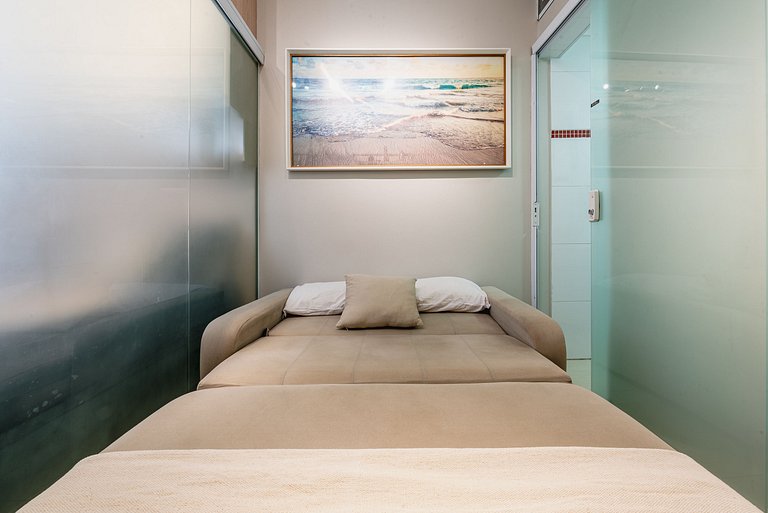 Kitnet Vista Mar em Santos | A/C + Wi-Fi e Vaga