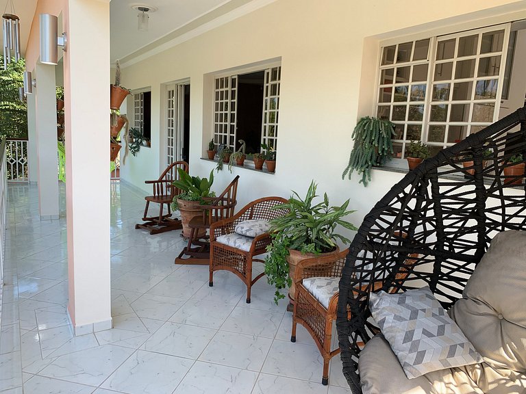 Casarão Águas S. Pedro | Piscina e Churrasqueira