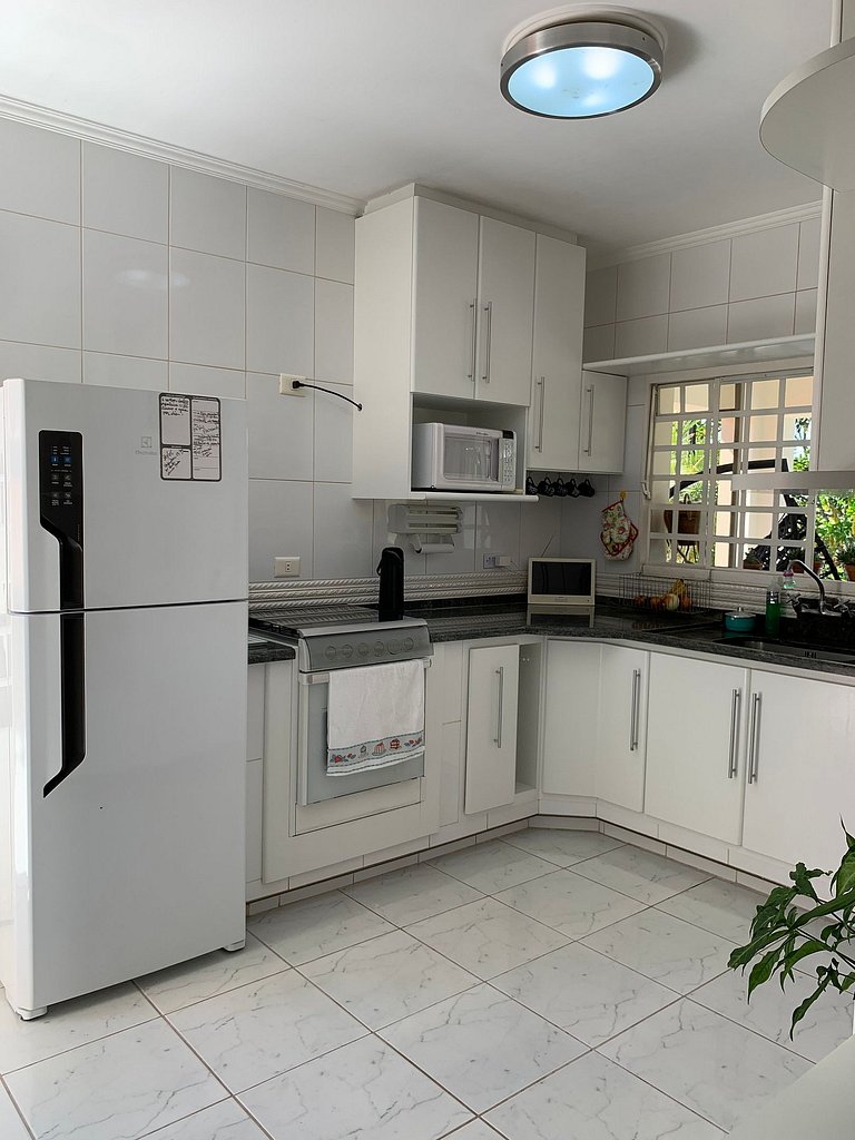 Casarão Águas S. Pedro | Piscina e Churrasqueira