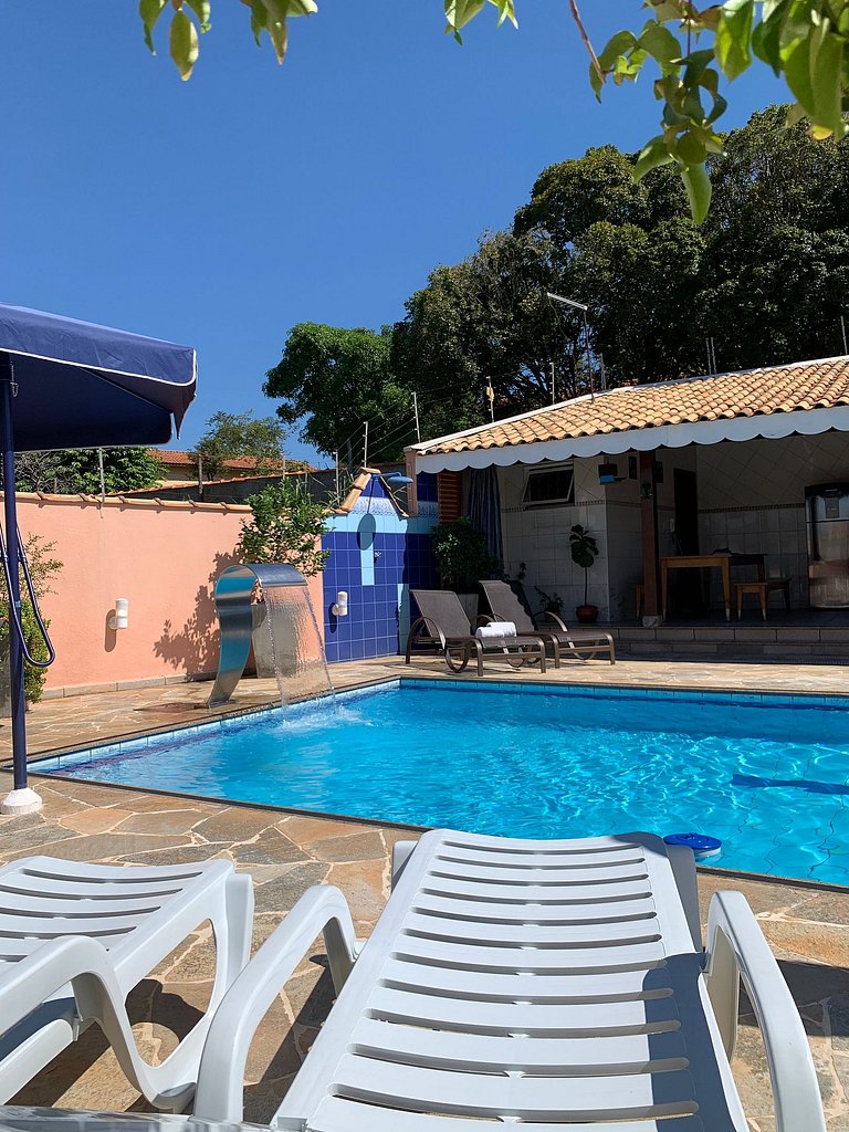 Casarão Águas S. Pedro | Piscina e Churrasqueira