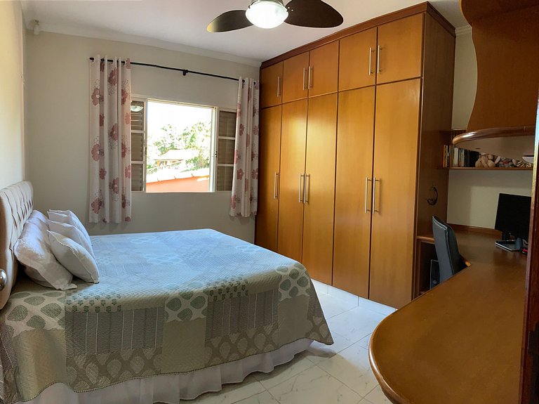 Casarão Águas S. Pedro | Piscina e Churrasqueira