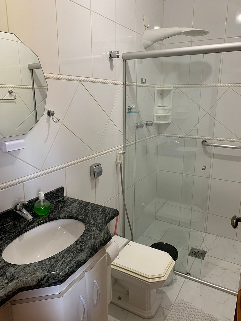 Casarão Águas S. Pedro | Piscina e Churrasqueira