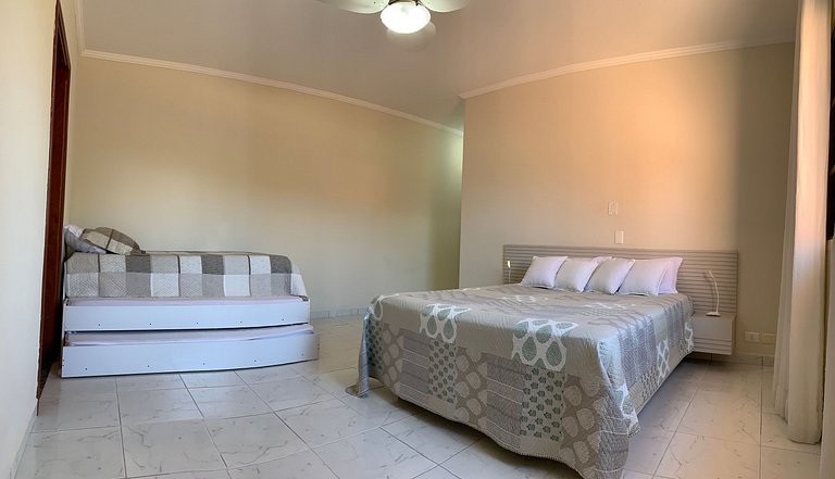 Casarão Águas S. Pedro | Piscina e Churrasqueira