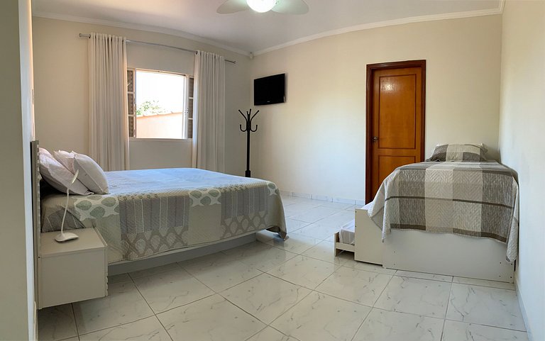 Casarão Águas S. Pedro | Piscina e Churrasqueira