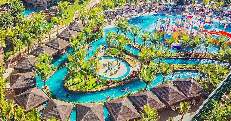 Casarão Águas S. Pedro | Piscina e Churrasqueira