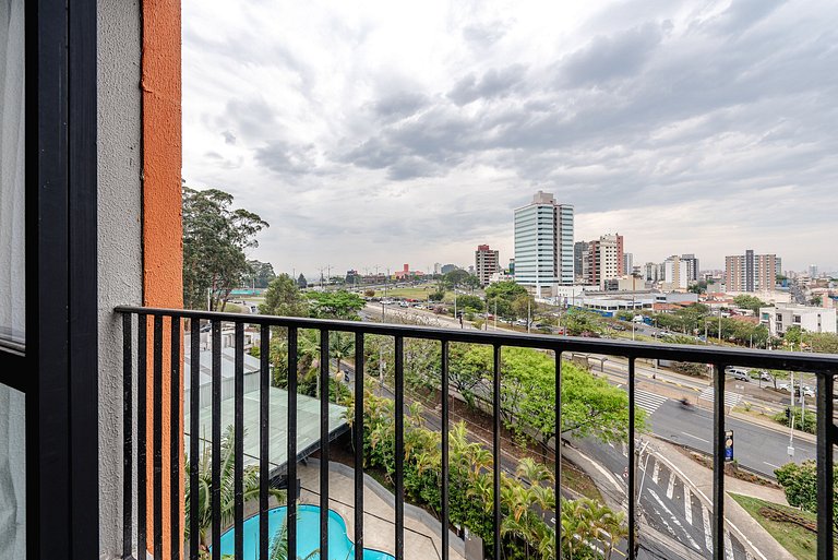 Studio Moderno SBC c/ Piscina + Vista + Ar e Wi-Fi