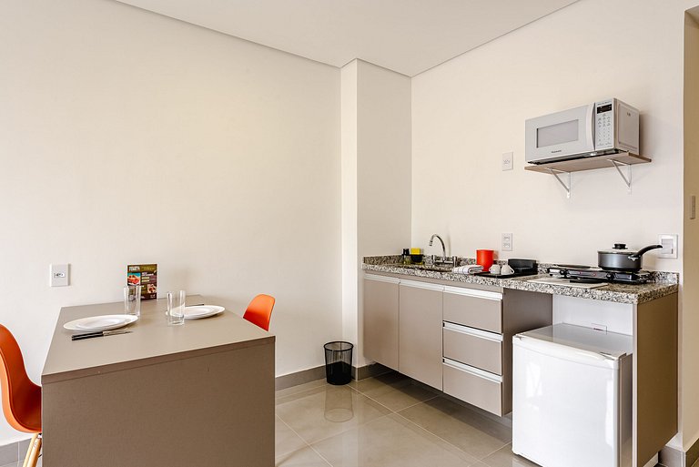 Studio Moderno SBC c/ Piscina + Vista + Ar e Wi-Fi