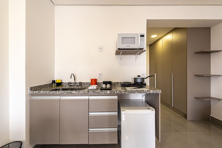 Studio Moderno SBC c/ Piscina + Vista + Ar e Wi-Fi