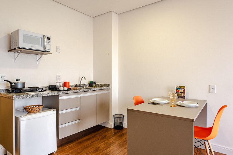 Studio Resort c/ Piscina + Wi-Fi e Ar | SBC