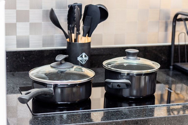 Apê no Centro de SBC com Ar, Garagem e Piscina