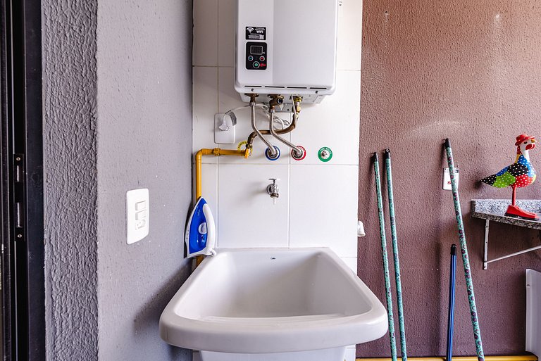 Apê c/ Varanda Gourmet, Piscina, Vaga, A/C e Wi-Fi