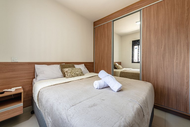 Apê c/ Varanda Gourmet, Piscina, Vaga, A/C e Wi-Fi