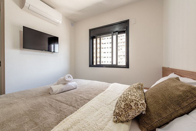 Apê c/ Varanda Gourmet, Piscina, Vaga, A/C e Wi-Fi