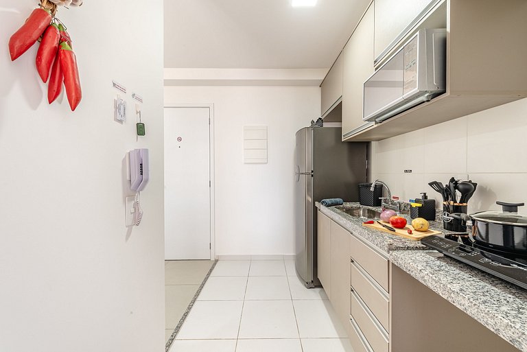 Apê c/ Varanda Gourmet, Piscina, Vaga, A/C e Wi-Fi