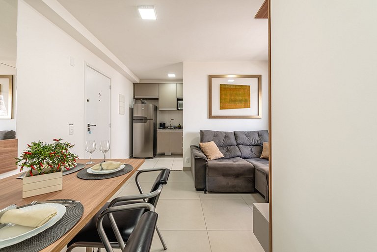 Apê c/ Varanda Gourmet, Piscina, Vaga, A/C e Wi-Fi