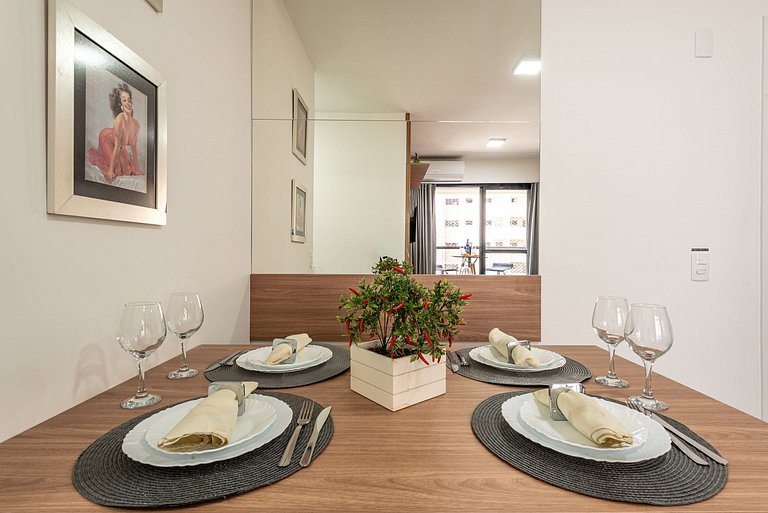 Apê c/ Varanda Gourmet, Piscina, Vaga, A/C e Wi-Fi