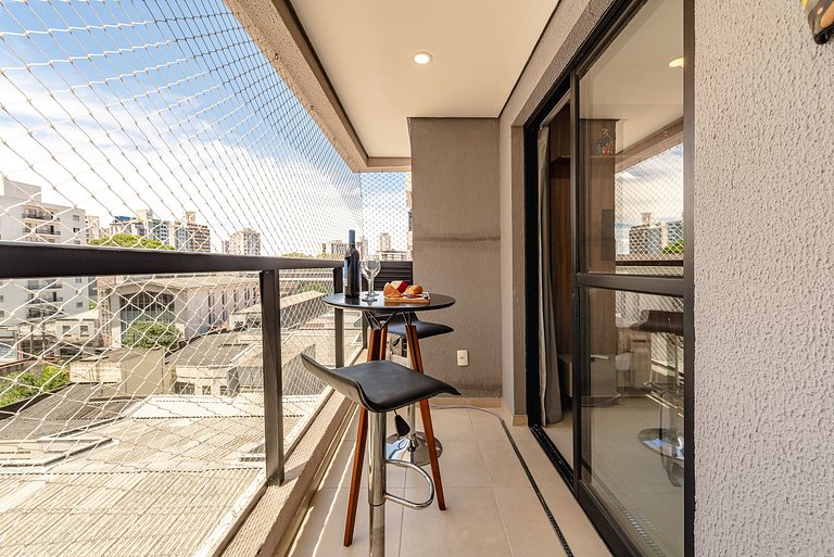 Apê c/ Varanda Gourmet, Piscina, Vaga, A/C e Wi-Fi