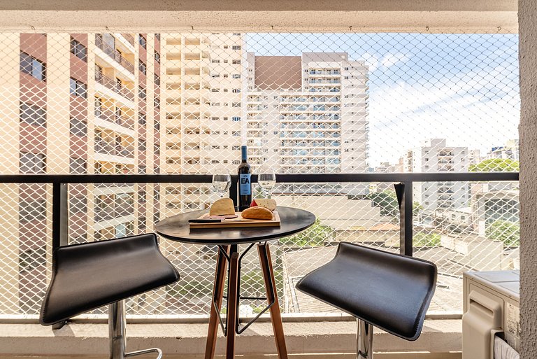 Apê c/ Varanda Gourmet, Piscina, Vaga, A/C e Wi-Fi