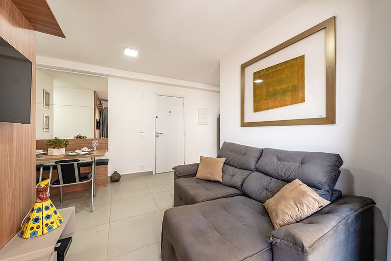 Apê c/ Varanda Gourmet, Piscina, Vaga, A/C e Wi-Fi