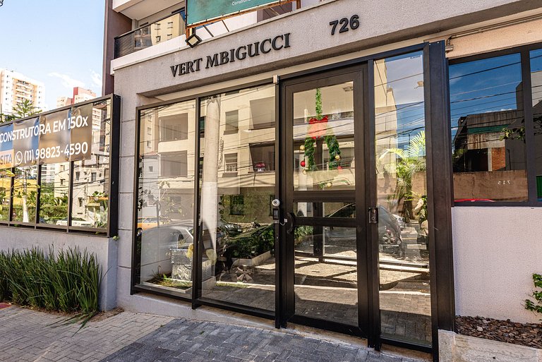 Apê c/ Varanda Gourmet, Piscina, Vaga, A/C e Wi-Fi