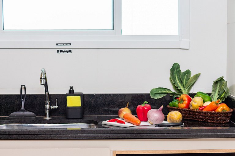 Apê Vista Mar c/ Varanda Chef + A/C + Vaga e Wi-Fi