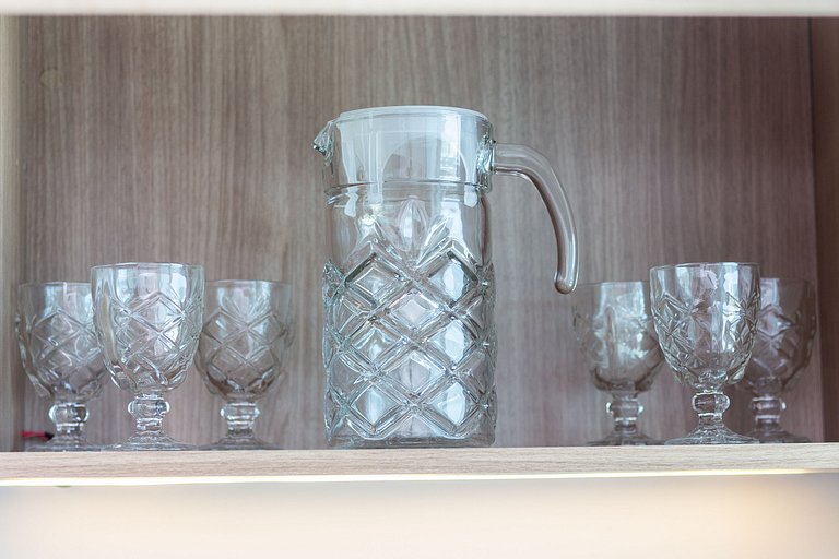 Apê Vista Mar c/ Varanda Chef + A/C + Vaga e Wi-Fi