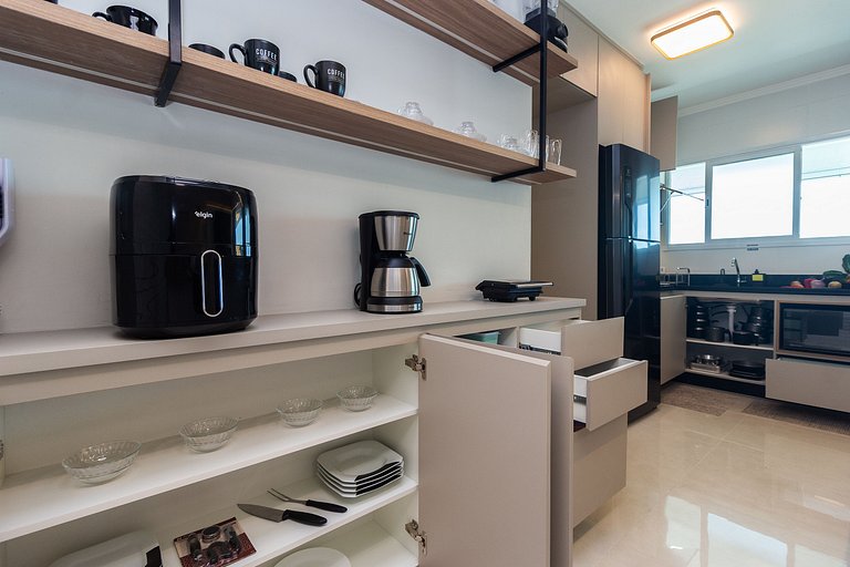 Apê Vista Mar c/ Varanda Chef + A/C + Vaga e Wi-Fi