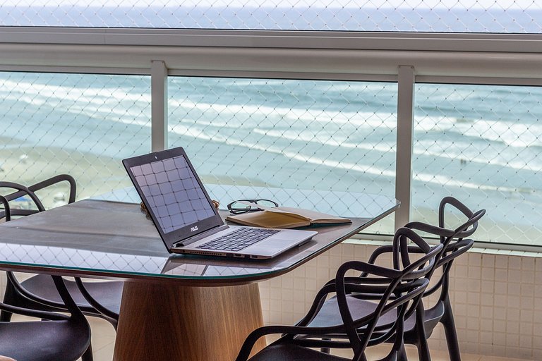 Apê Vista Mar c/ Varanda Chef + A/C + Vaga e Wi-Fi