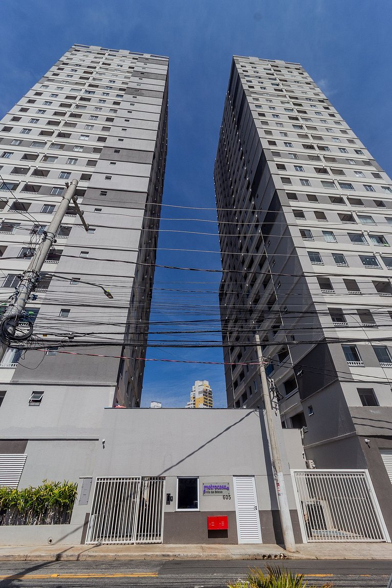 Studio a 2 min do Metrô c/ Varanda + Academia + Ar