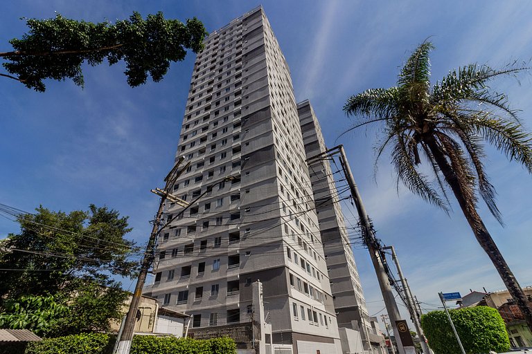 Studio a 2 min do Metrô c/ Varanda + Academia + Ar