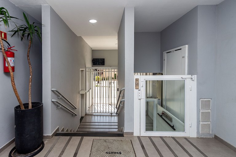 Studio a 4 min do Metrô c/ Varanda + Academia + Ar