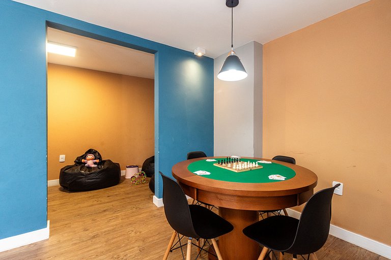 Studio a 2 min do Metrô c/ Varanda + Academia + Ar