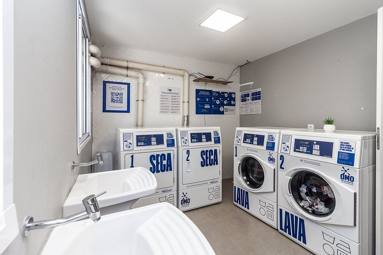 Studio a 2 min do Metrô c/ Varanda + Academia + Ar