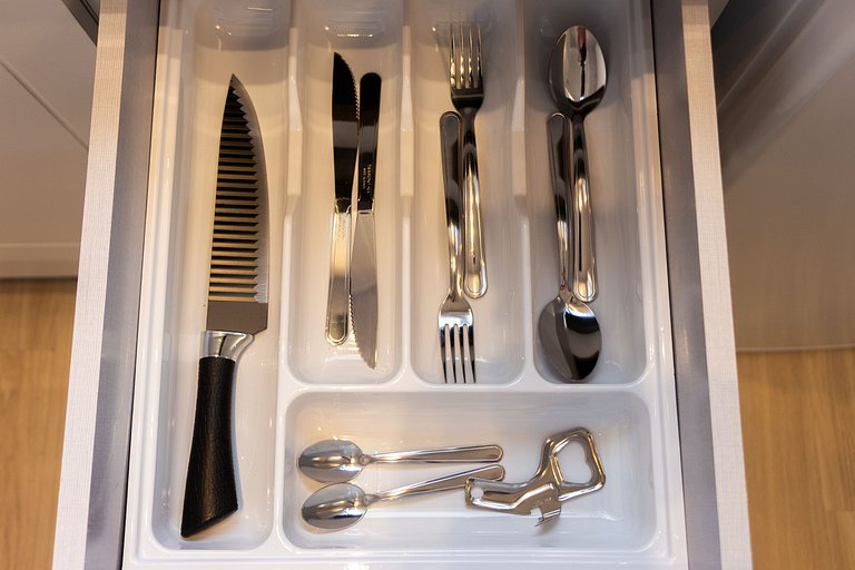 Studio a 2 min do Metrô c/ Varanda + Academia + Ar