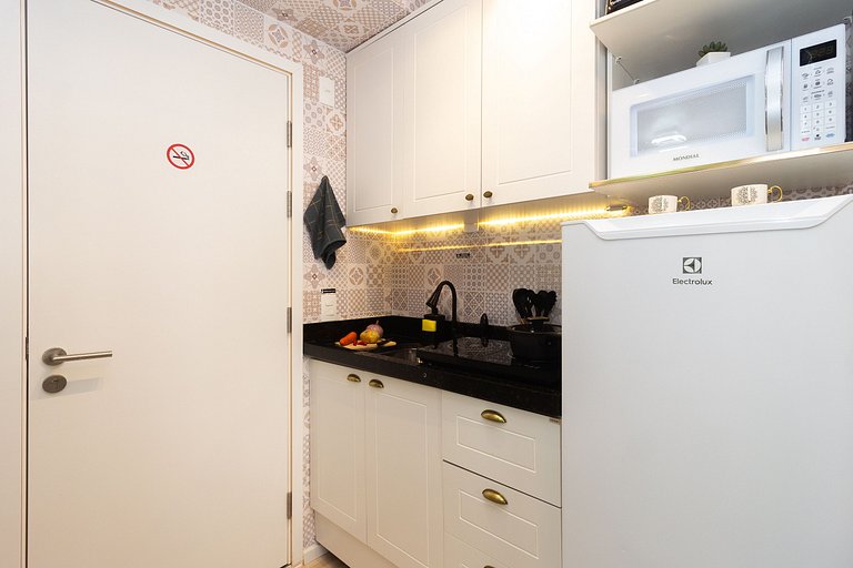 Studio a 4 min do Metrô c/ Varanda + Academia + Ar