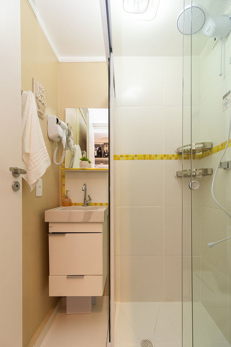 Studio a 4 min do Metrô c/ Varanda + Academia + Ar