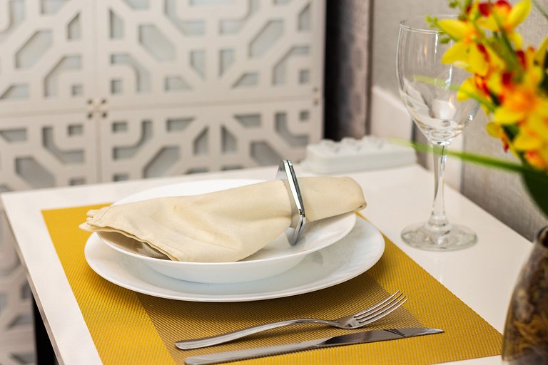 Studio a 2 min do Metrô c/ Varanda + Academia + Ar