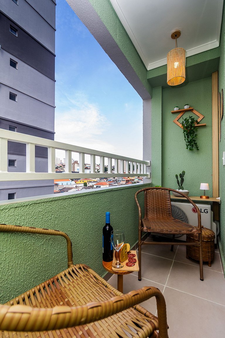 Studio a 2 min do Metrô c/ Varanda + Academia + Ar