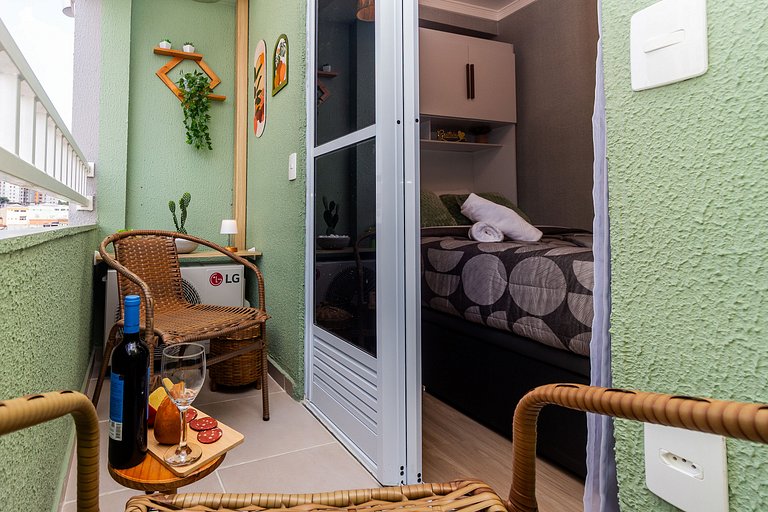 Studio a 4 min do Metrô c/ Varanda + Academia + Ar