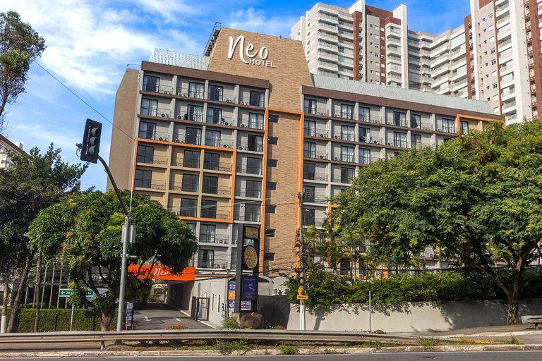 Apê Triplo SBC c/ Piscina + Vista + A/C e Wi-Fi