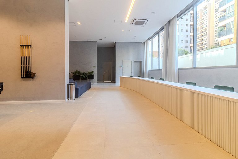Studio c/ Ar + Wi-Fi + Sacada | Metrô Oscar Freire