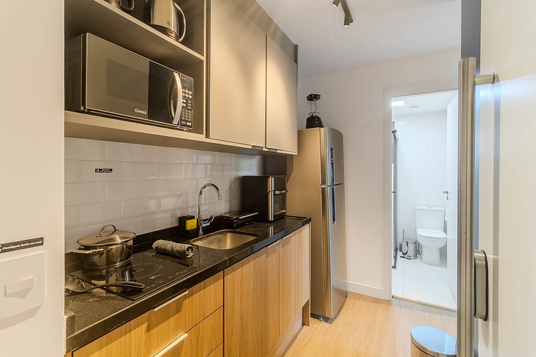 Studio Pinheiros A/C + Wi-Fi | Metrô Oscar Freire