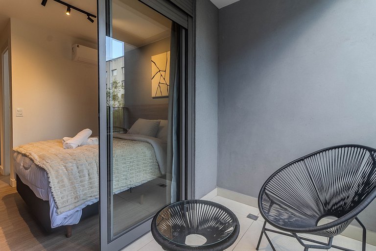 Studio Pinheiros A/C + Wi-Fi | Metrô Oscar Freire