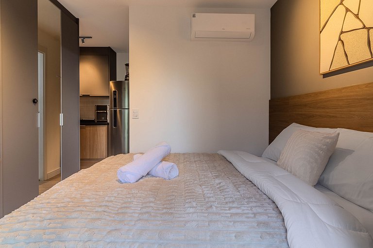 Studio Pinheiros A/C + Wi-Fi | Metrô Oscar Freire